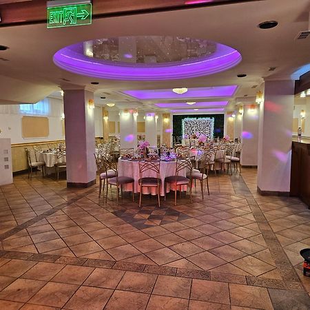 Hotel Bulevard Făgăraş Εξωτερικό φωτογραφία