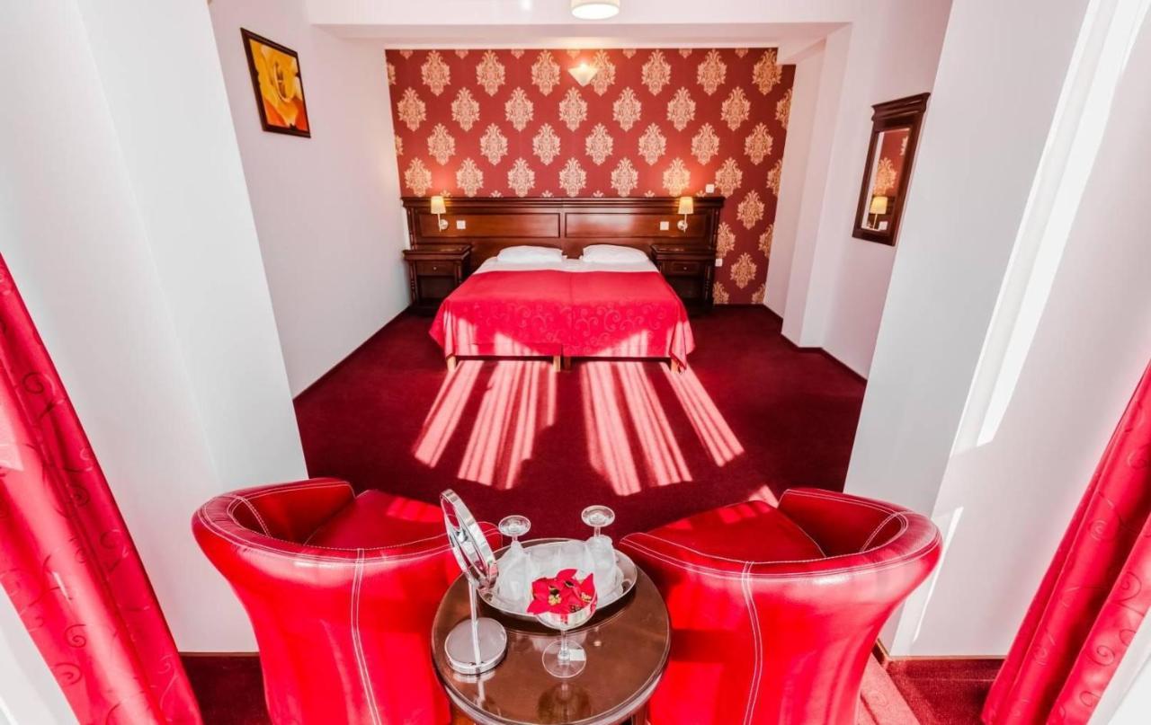 Hotel Bulevard Făgăraş Εξωτερικό φωτογραφία