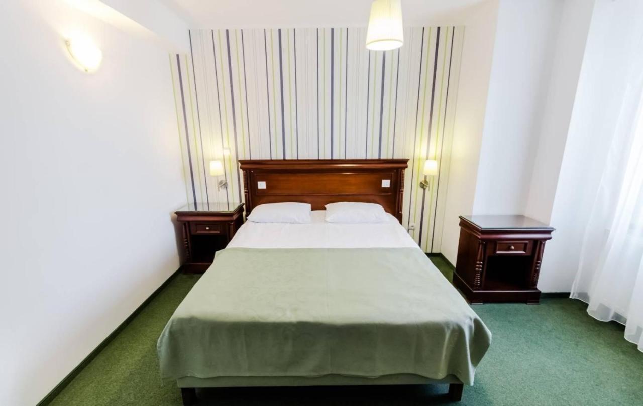 Hotel Bulevard Făgăraş Εξωτερικό φωτογραφία