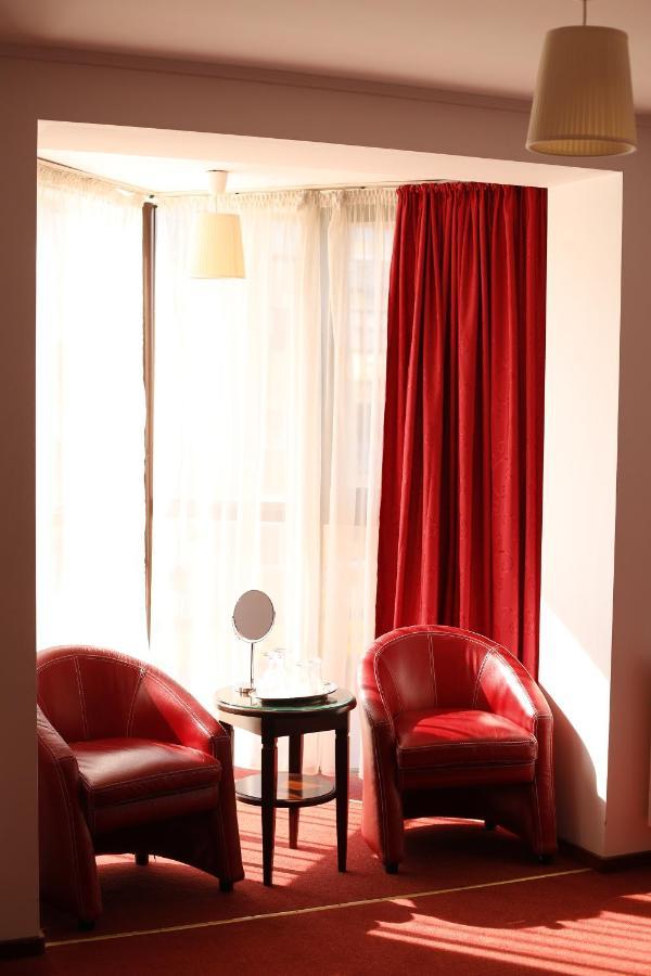 Hotel Bulevard Făgăraş Εξωτερικό φωτογραφία