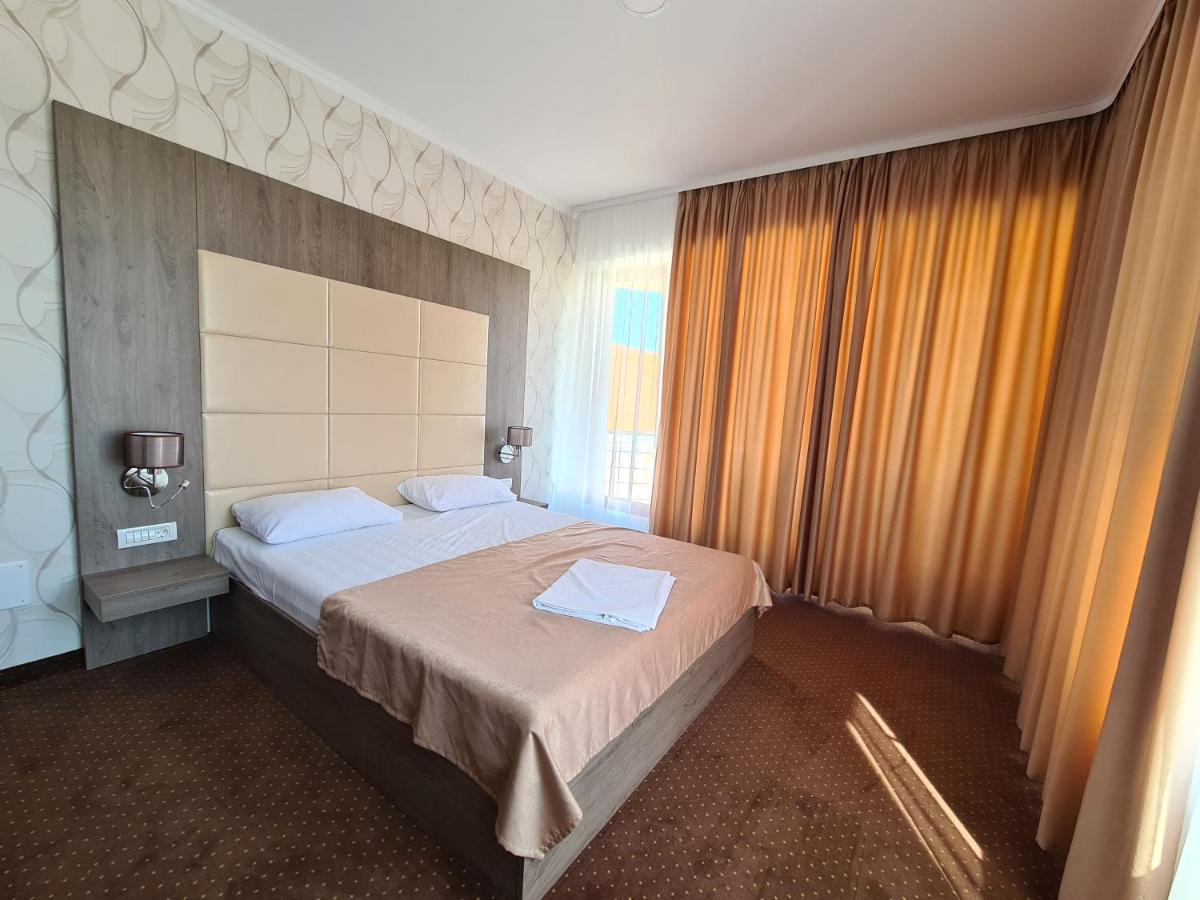 Hotel Bulevard Făgăraş Εξωτερικό φωτογραφία