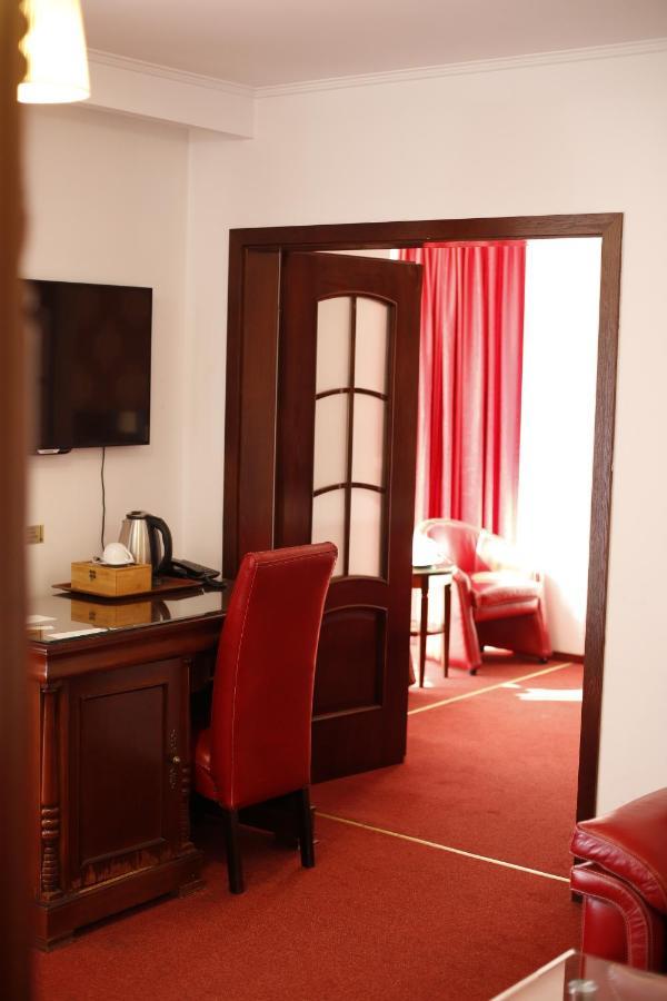 Hotel Bulevard Făgăraş Εξωτερικό φωτογραφία