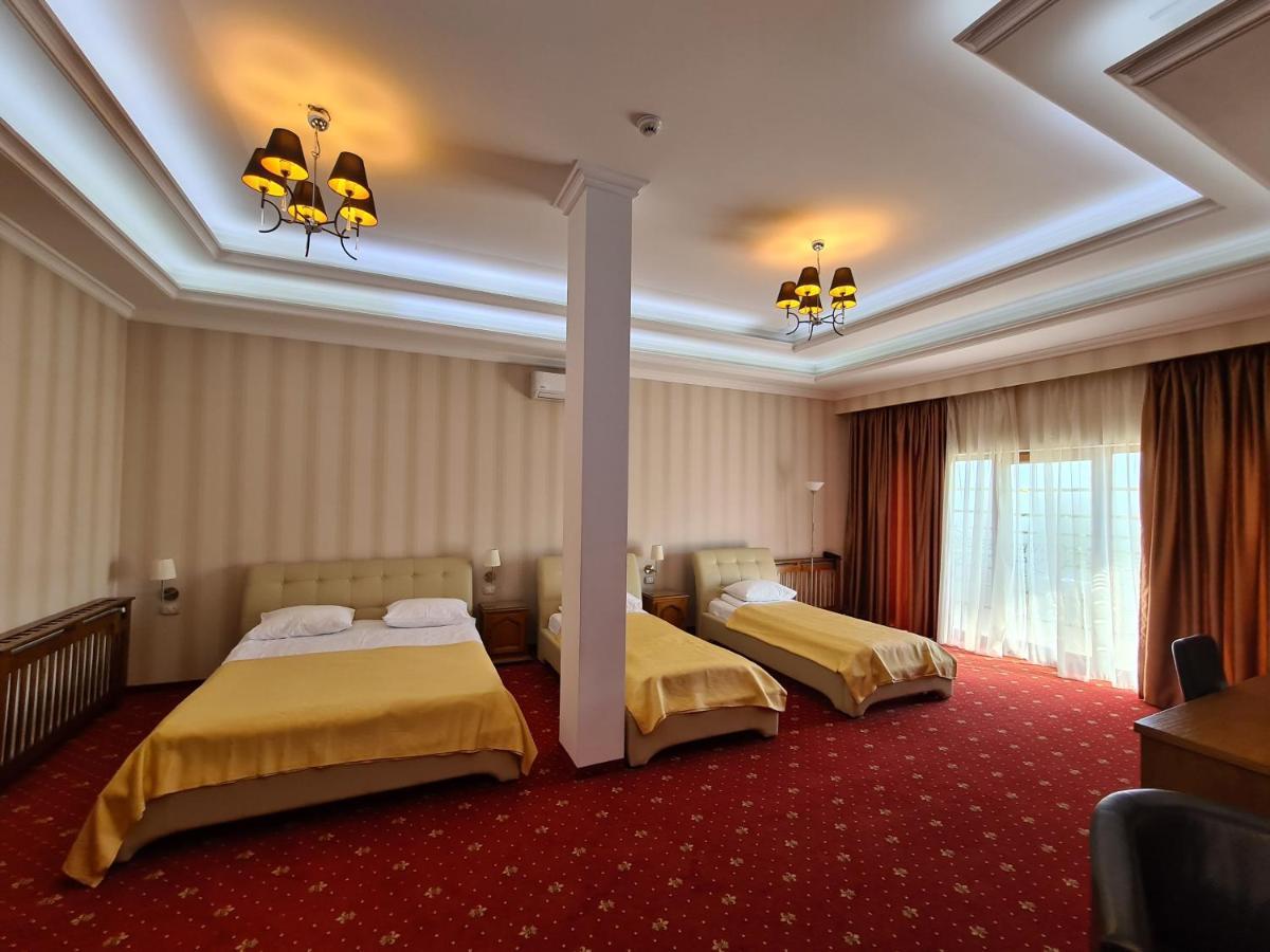 Hotel Bulevard Făgăraş Εξωτερικό φωτογραφία