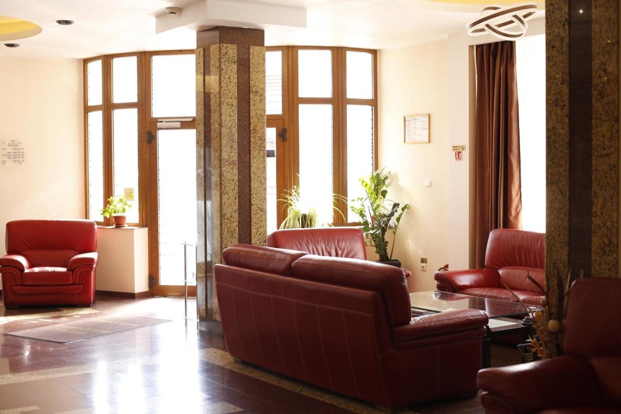 Hotel Bulevard Făgăraş Εξωτερικό φωτογραφία