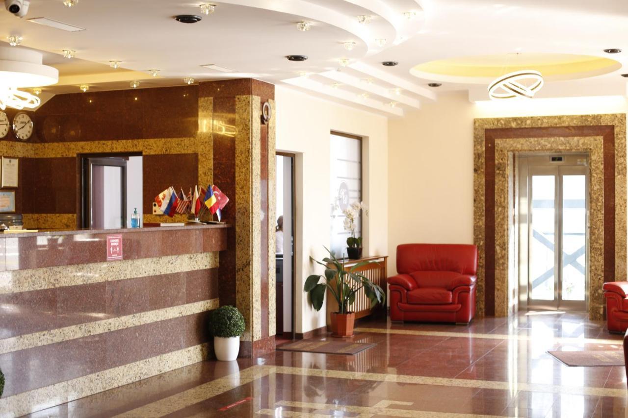 Hotel Bulevard Făgăraş Εξωτερικό φωτογραφία