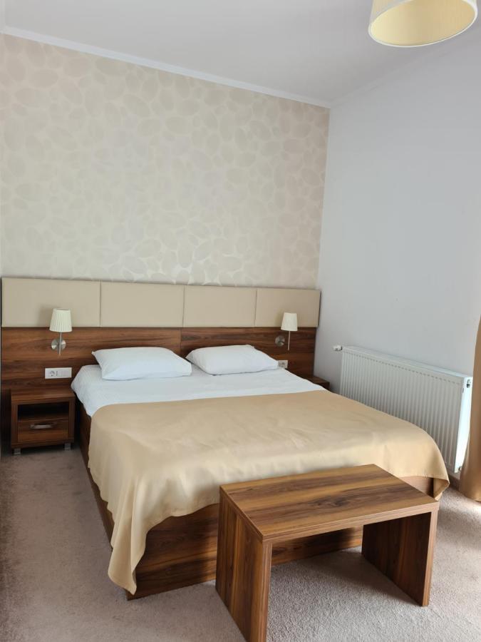 Hotel Bulevard Făgăraş Εξωτερικό φωτογραφία