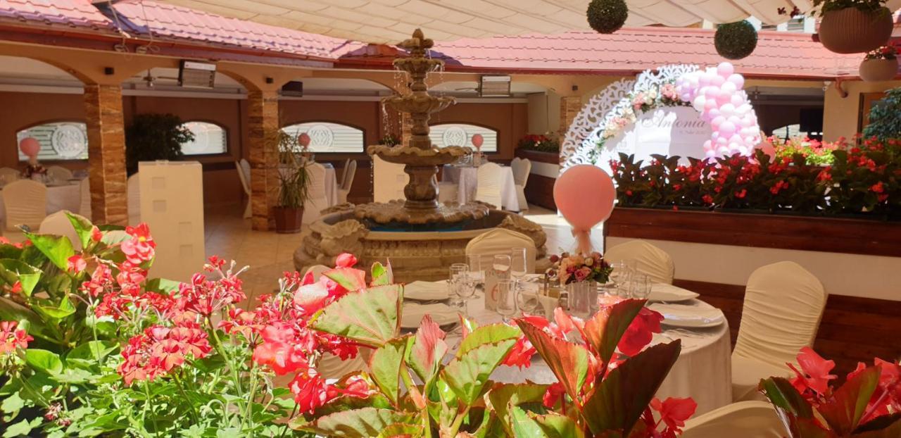Hotel Bulevard Făgăraş Εξωτερικό φωτογραφία