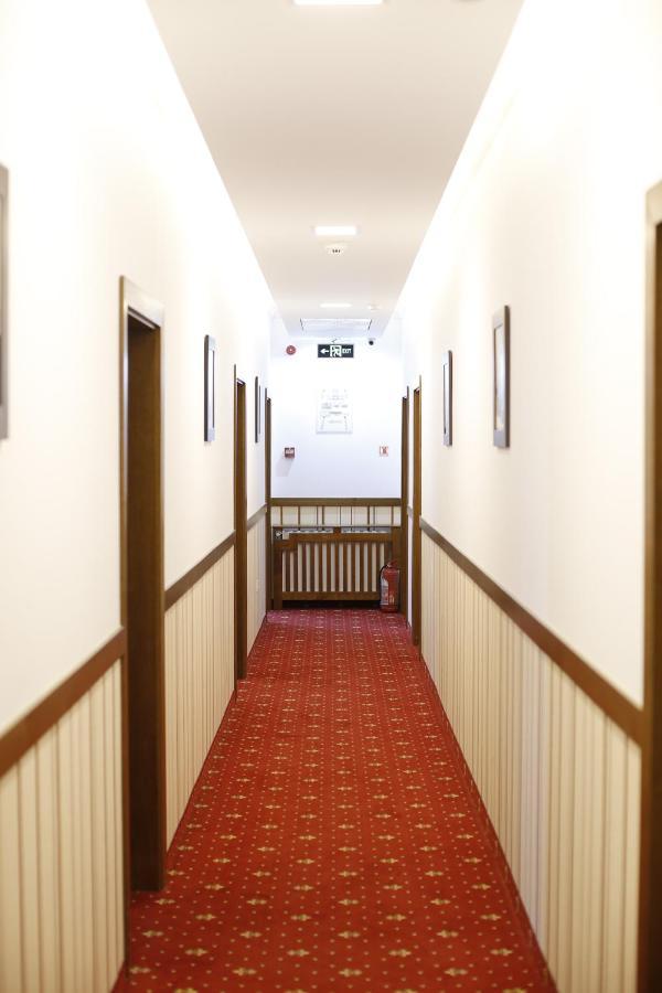 Hotel Bulevard Făgăraş Εξωτερικό φωτογραφία