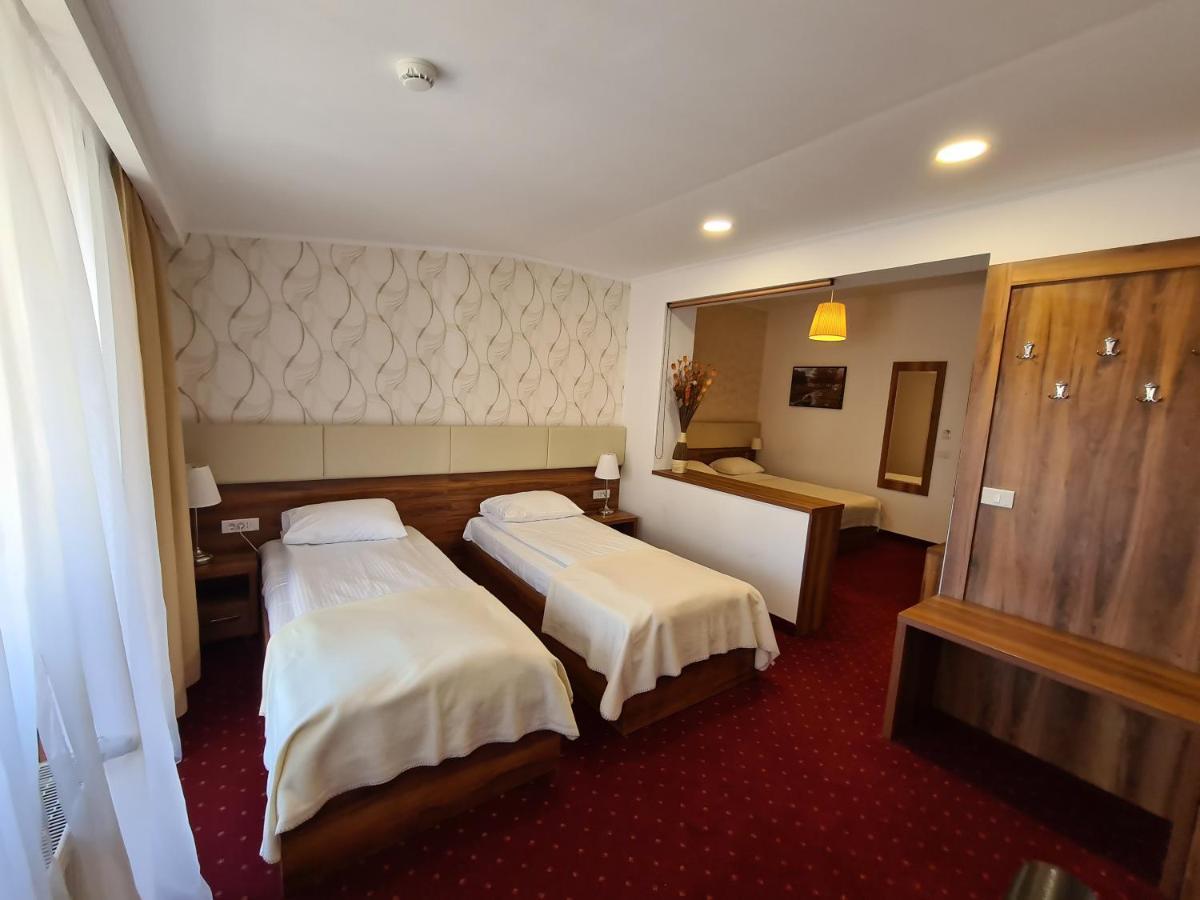 Hotel Bulevard Făgăraş Εξωτερικό φωτογραφία