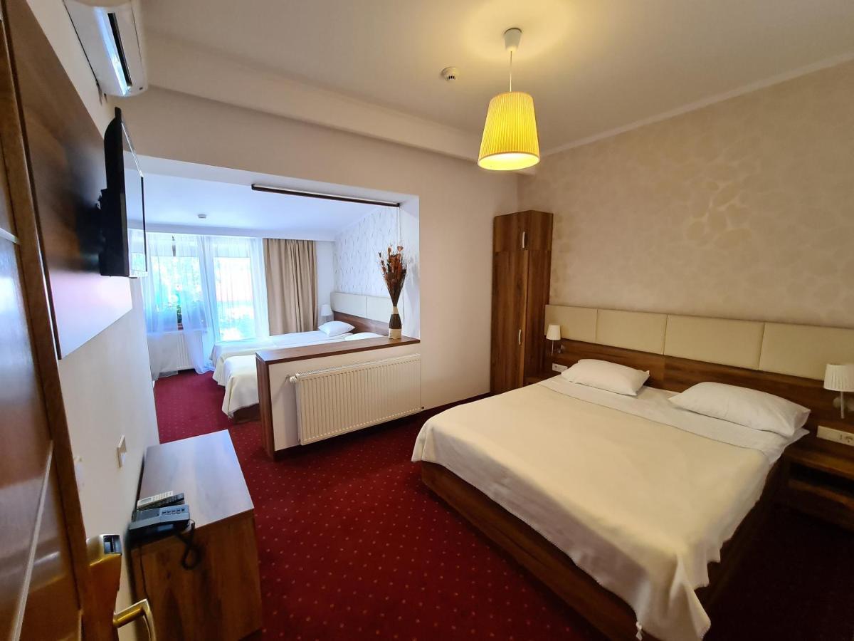 Hotel Bulevard Făgăraş Εξωτερικό φωτογραφία
