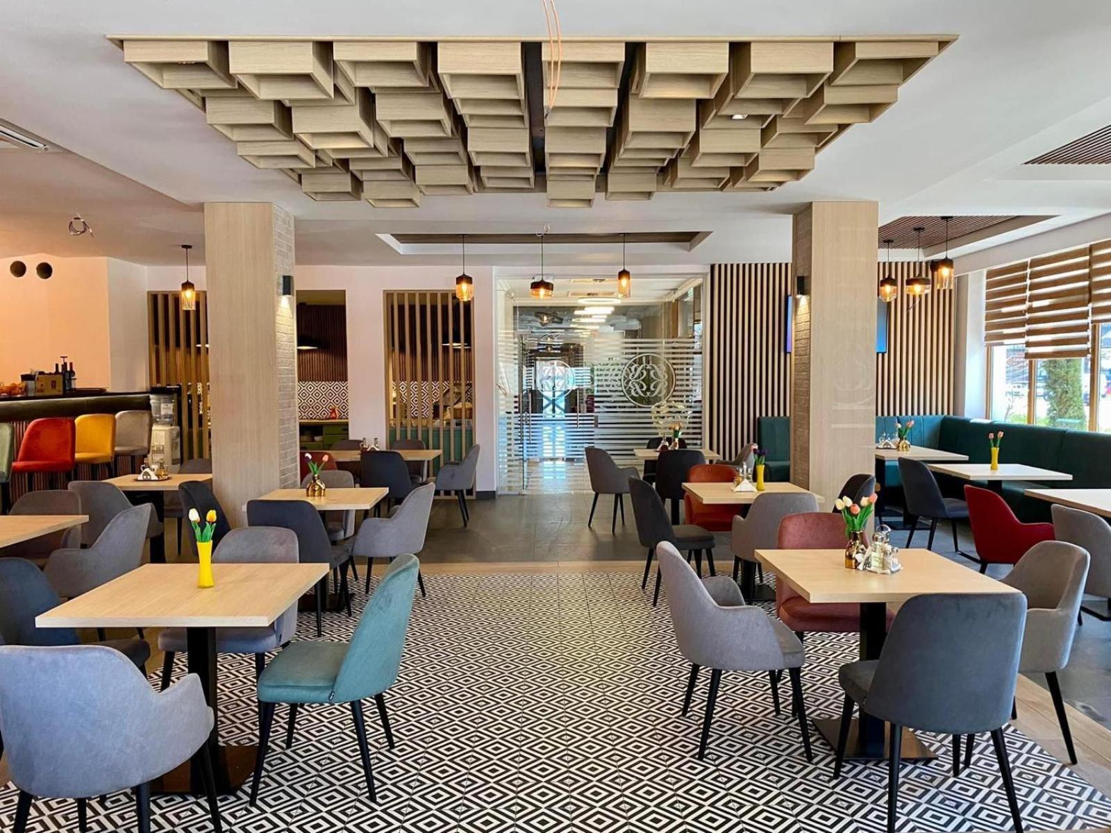 Hotel Bulevard Făgăraş Εξωτερικό φωτογραφία
