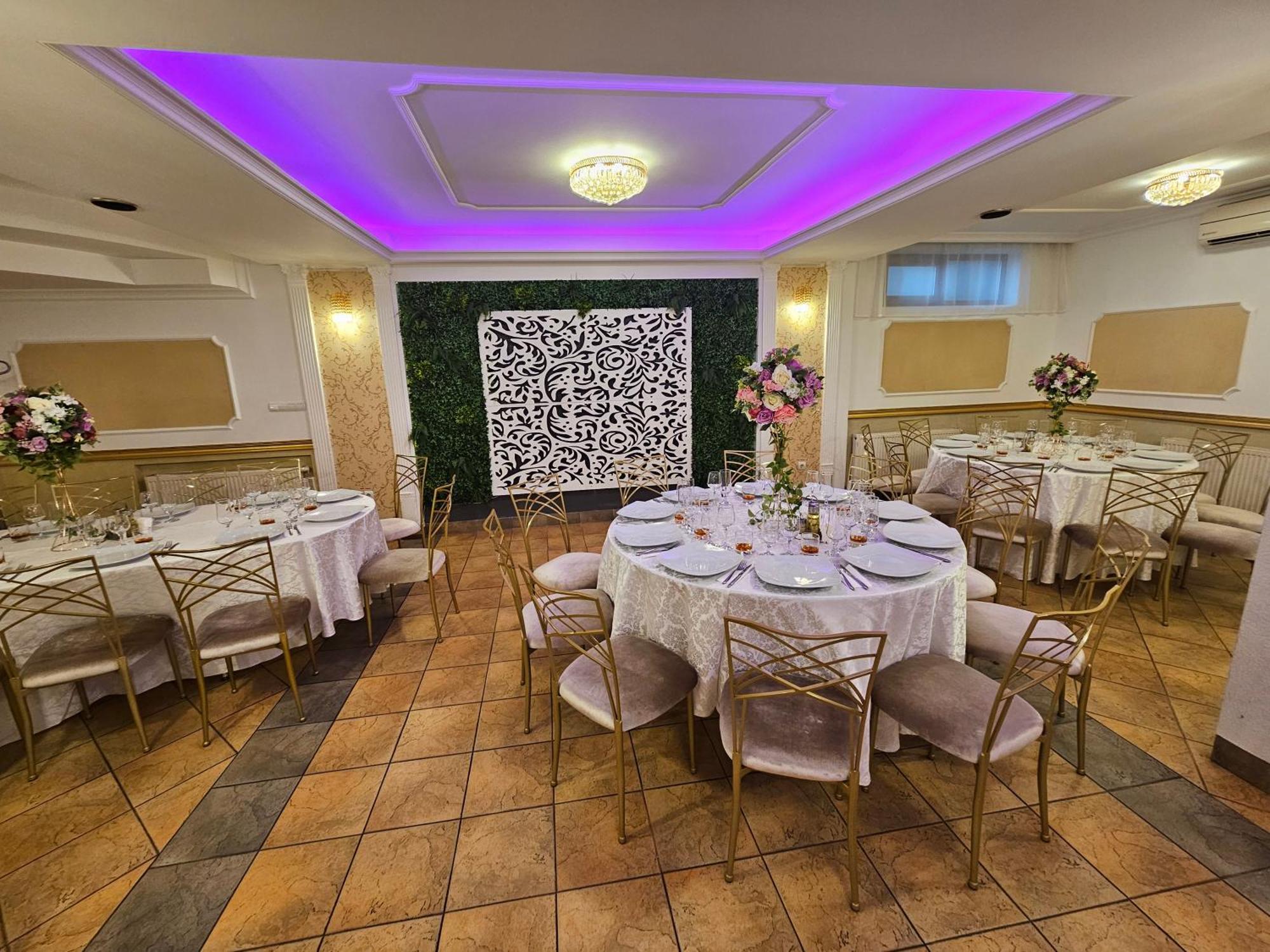 Hotel Bulevard Făgăraş Εξωτερικό φωτογραφία