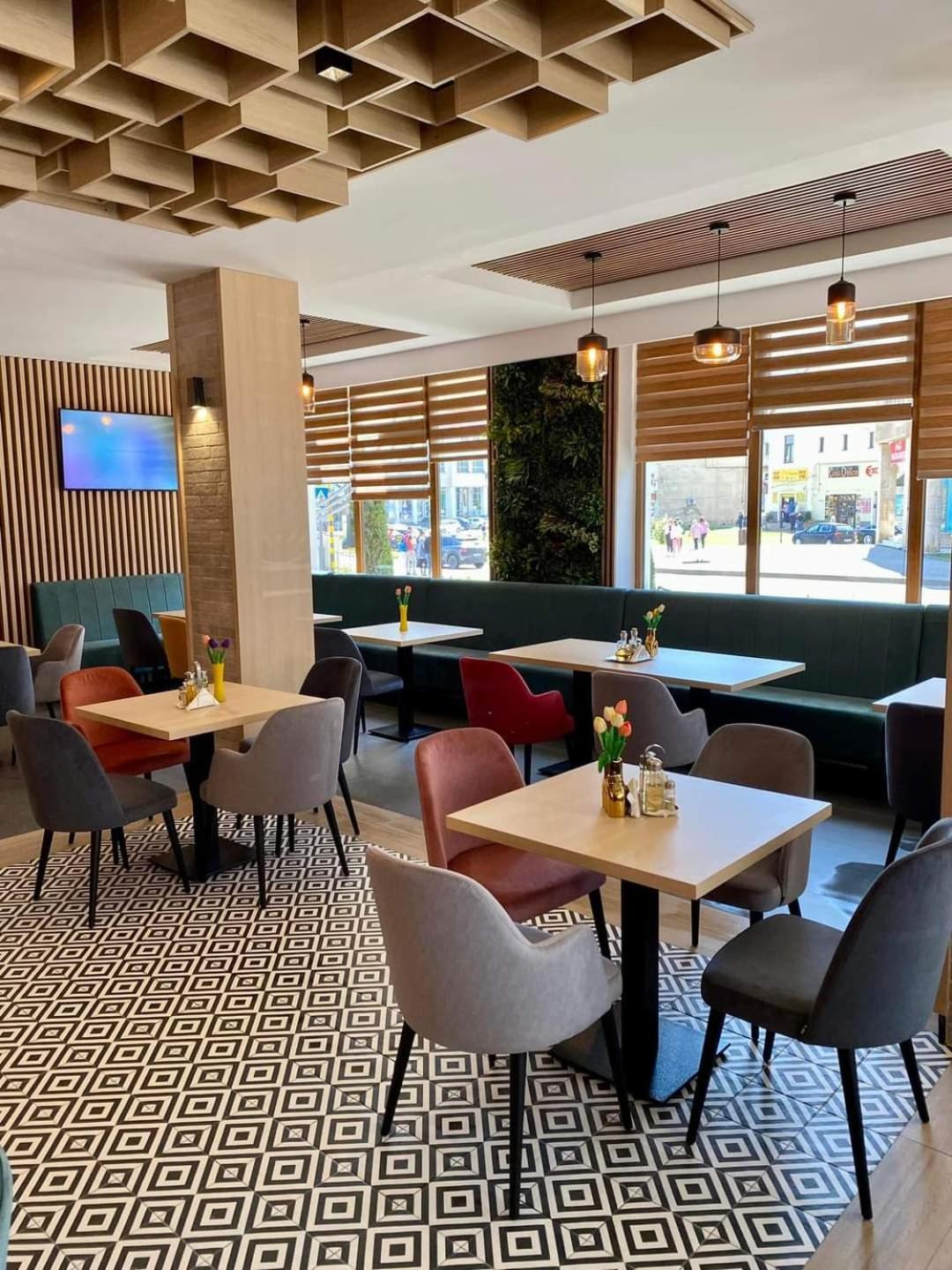 Hotel Bulevard Făgăraş Εξωτερικό φωτογραφία